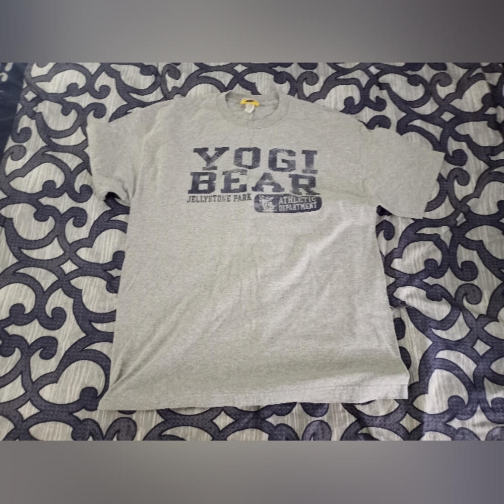 HANNA BARBERA YOGI BEAR mens Tshirt